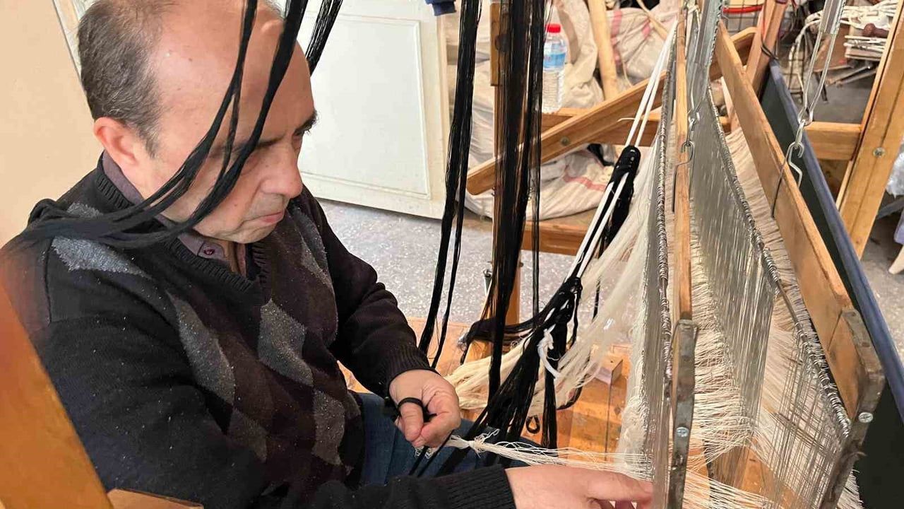 Buldan'da dokumacılık ve ulayıcılık gençler tarafından ilgi görmüyor