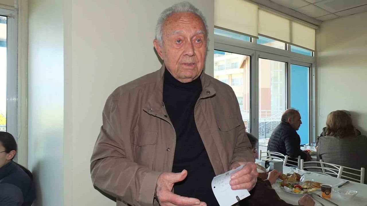 Burhaniye'de Yüksek Öğrenim Derneği üyeleri Uygulamalı Bilimler Fakültesi'nde buluştu