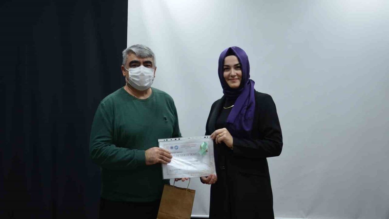 Bursa Ali Osman Sönmez Onkoloji Hastanesi'nde "Onkoloji Hasta Okulu" açıldı