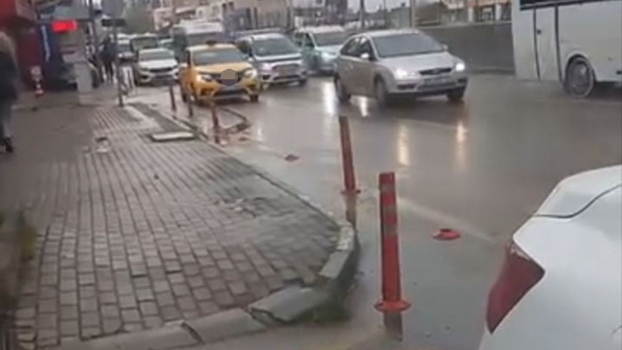 Bursa Ankara Yolu'nda geri giden taksi trafik güvenliğini tehlikeye düşürdü; sürücüye 3 bin TL ceza