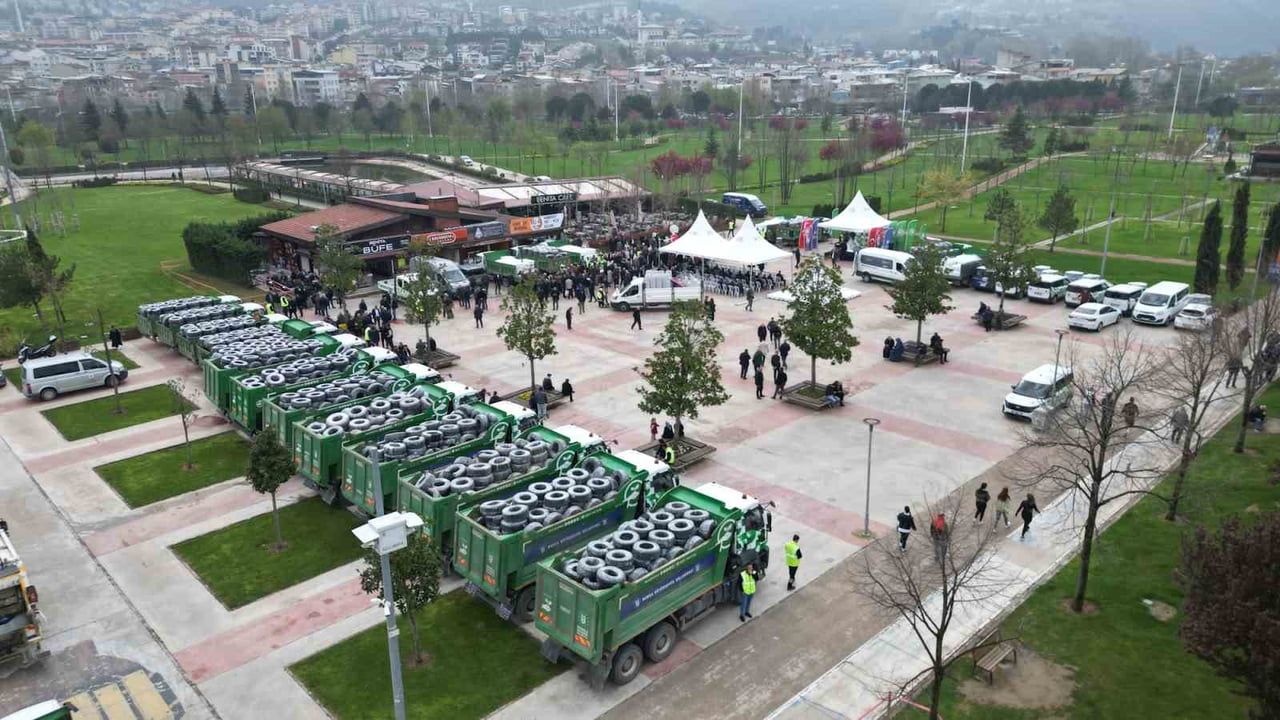 Bursa Büyükşehir’den 4 bin 261 Çiftçiye Damla Sulama Borusu ve Sıvı Gübre Desteği