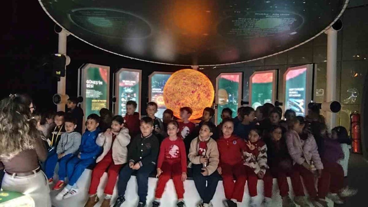 Bursa’da 1. sınıf öğrencileri GUHEM’de uzay ve havacılıkla tanıştı