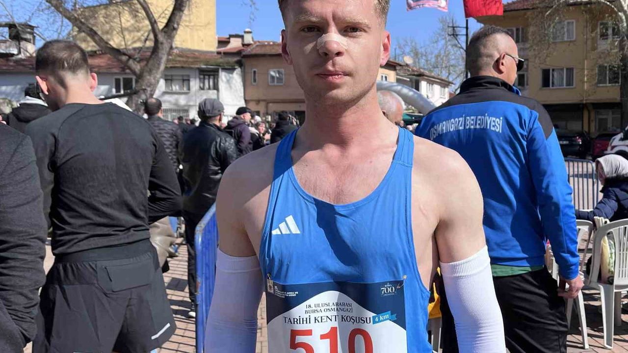 Bursa'da 18. Uluslararası Osmangazi Tarihi Kent Koşusu yoğun katılımla tamamlandı