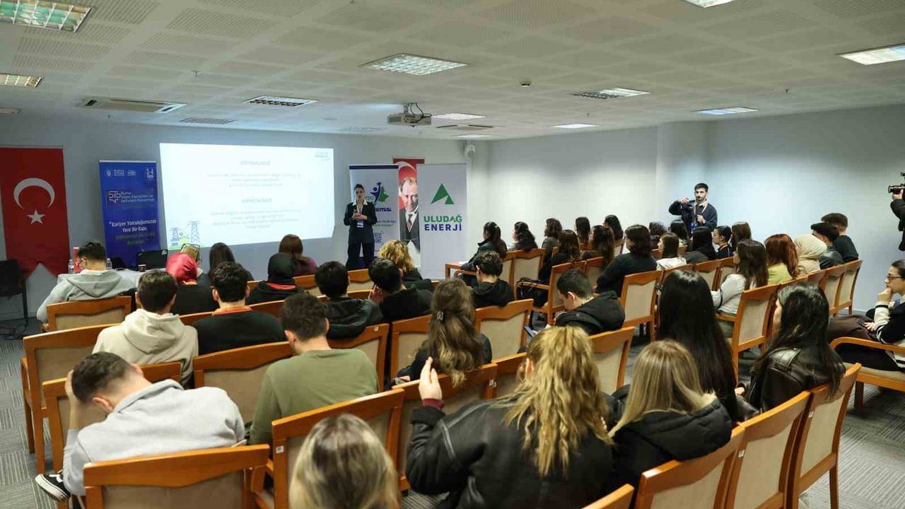 Bursa’da 180 firmayla BİİB 2026-İnsan Yönetimi Zirvesi başladı: Nitelikli iş gücü üretimle buluşuyor