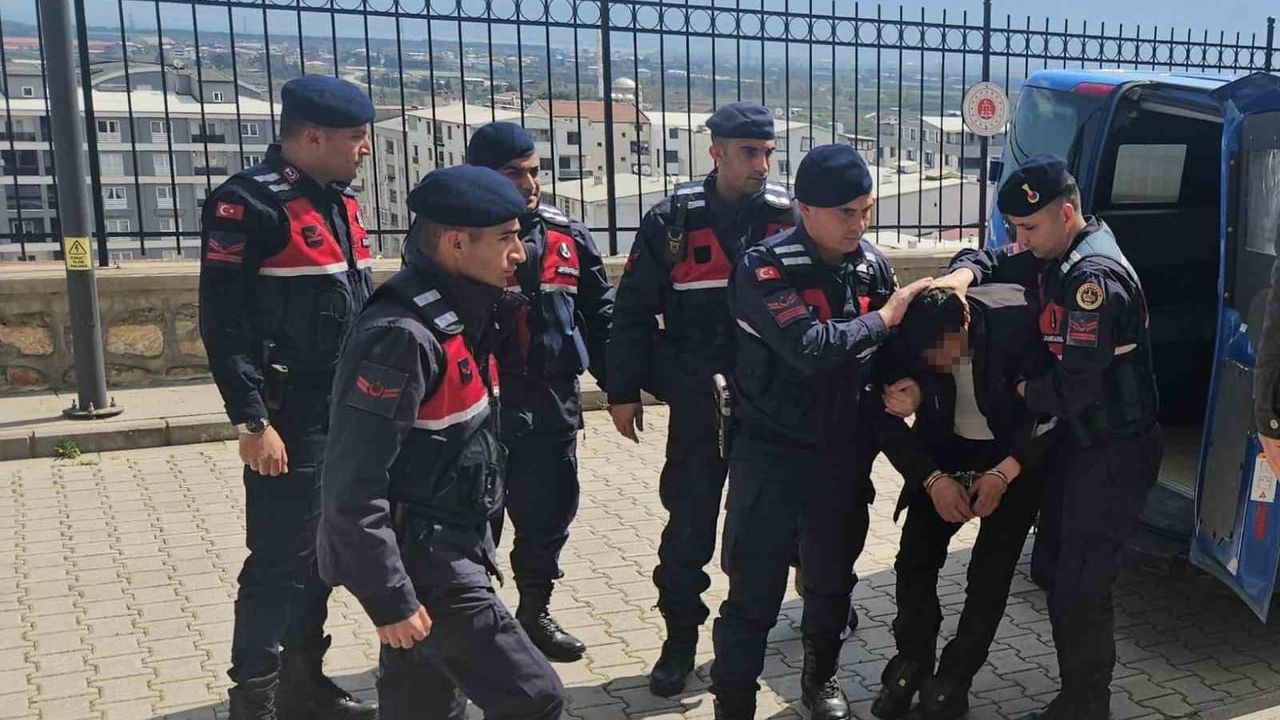 Bursa'da baba ve oğlunu öldürdüğü iddia edilen şüpheli adliyeye sevk edildi