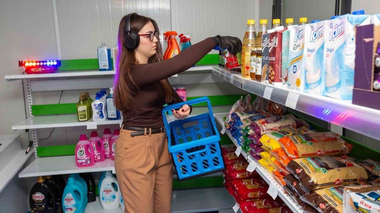 Bursa'da 'Bir Anlığına Benim Dünyam' ile otizmin günlük zorlukları deneyimlendi