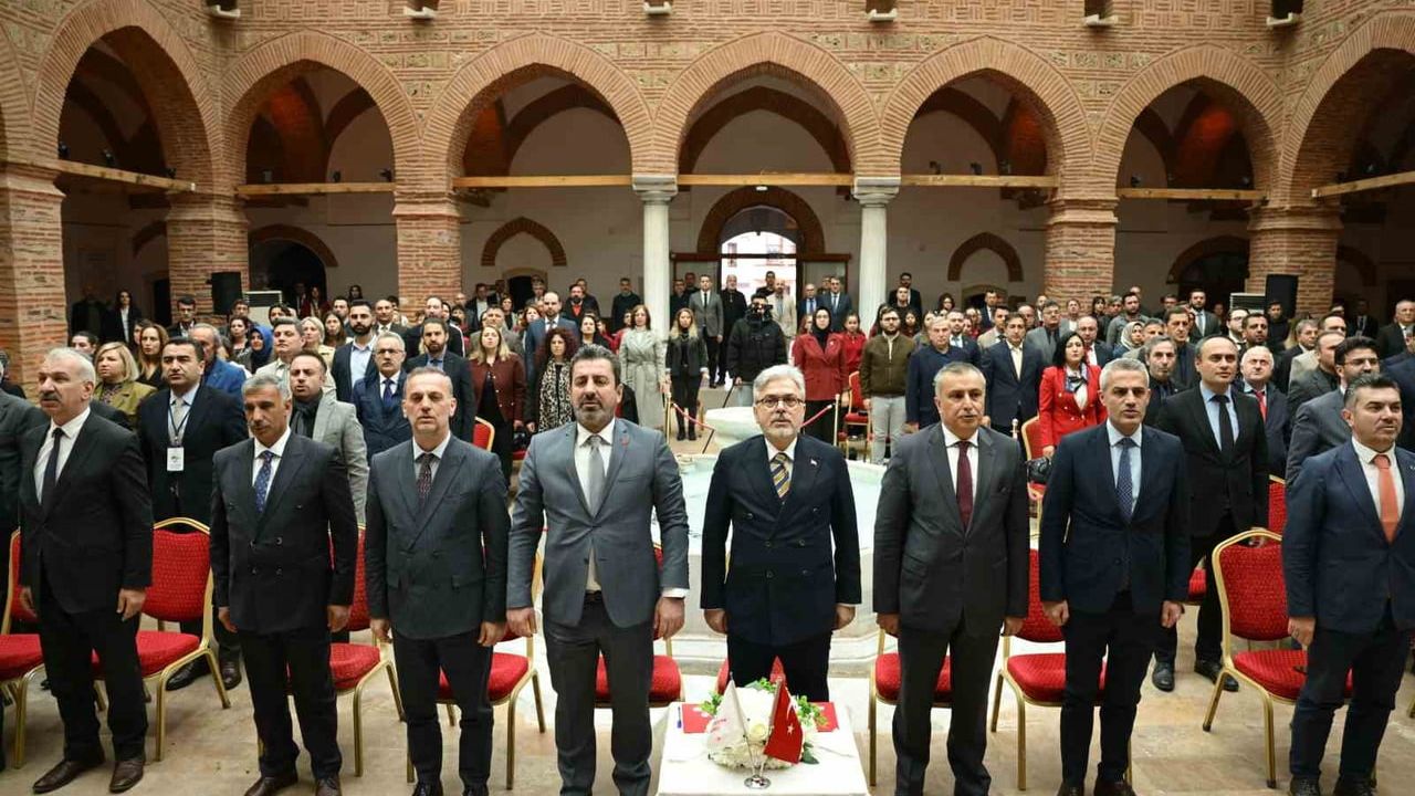 Bursa'da 'Bir Şehir Bin Derslik' projesi tanıtıldı — 110 öğrenme mekânı dijital platforma entegre ediliyor