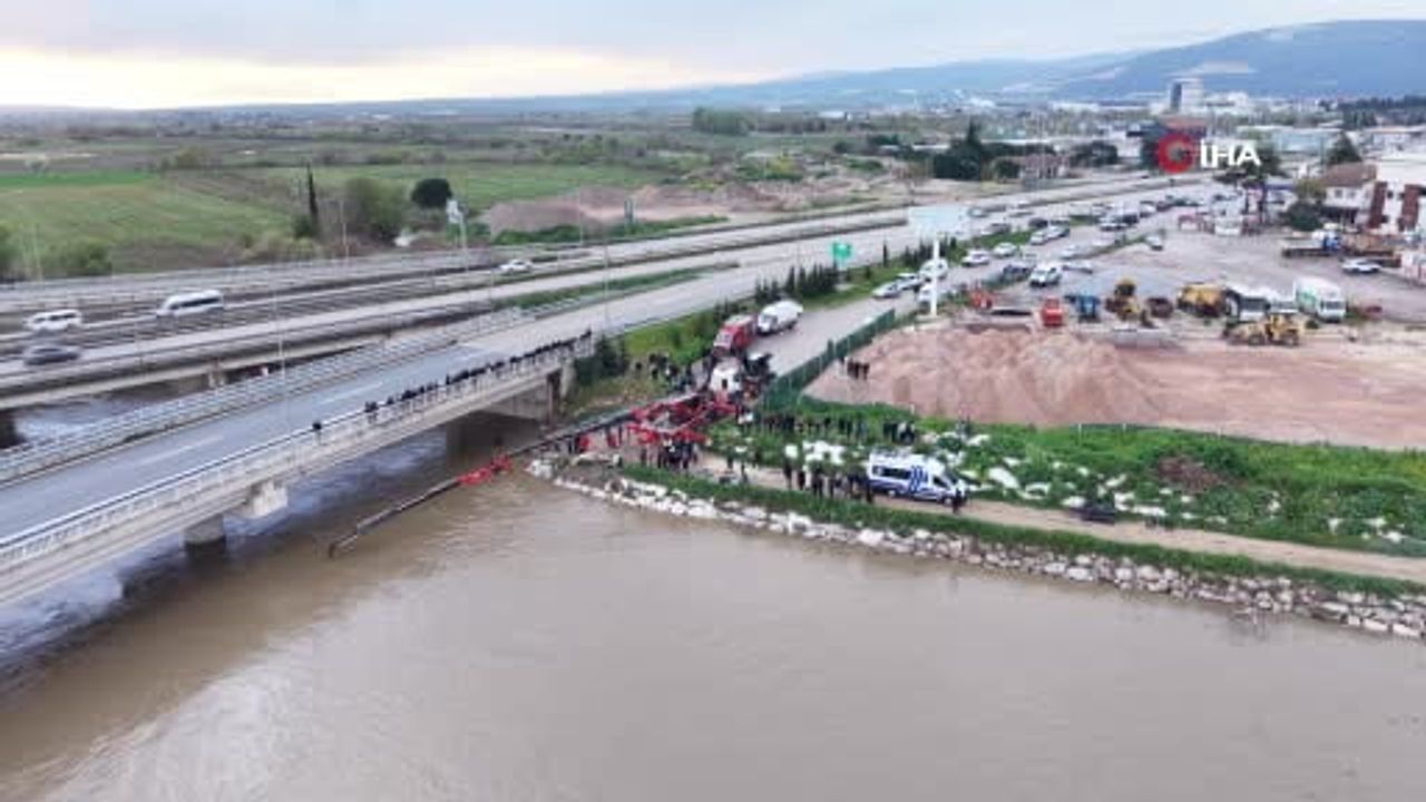Bursa’da Canbolu Deresi’nde araç sürüklenmesi: 60 yaşındaki sürücü yaşamını yitirdi