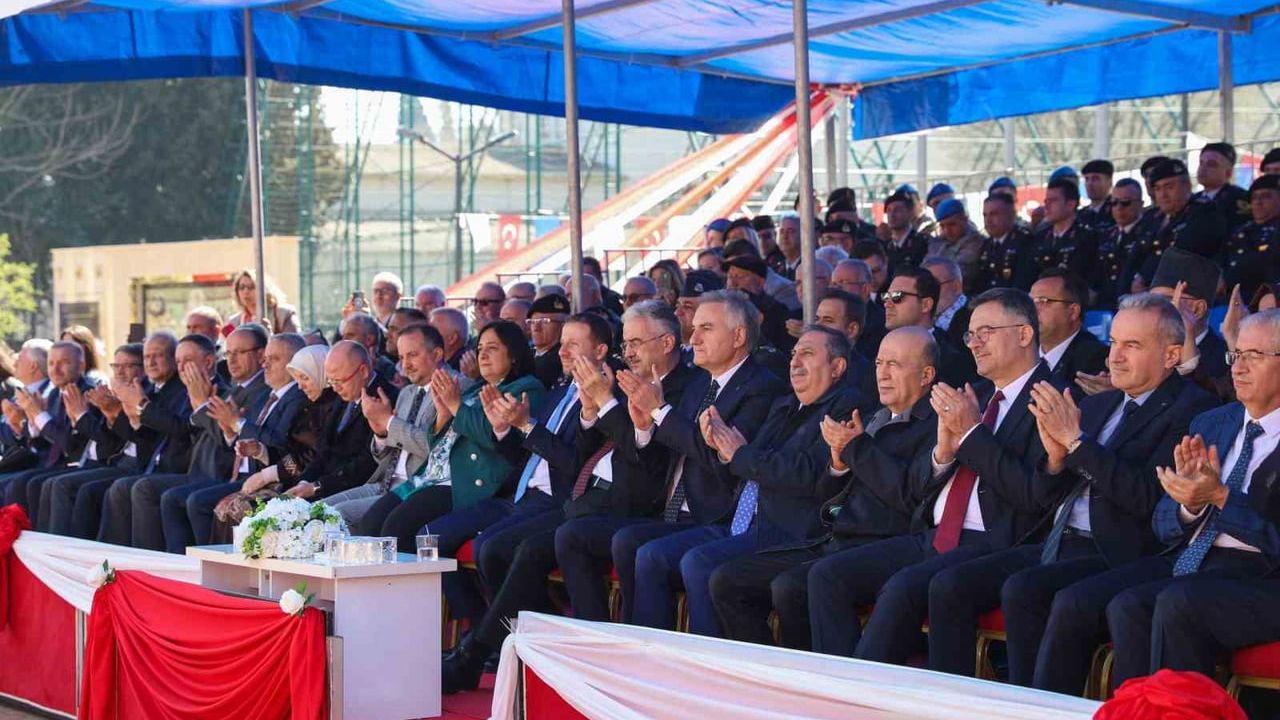 Bursa’da fethin 700. yılı Pınarbaşı Fetih Kapısı’nda anıldı