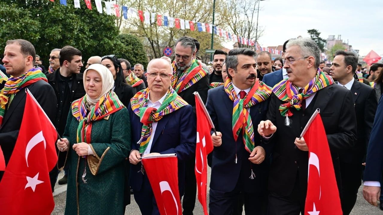 Bursa’da Fetih Coşkusu: 700. Yıl Anma Yürüyüşü ve Törenleri