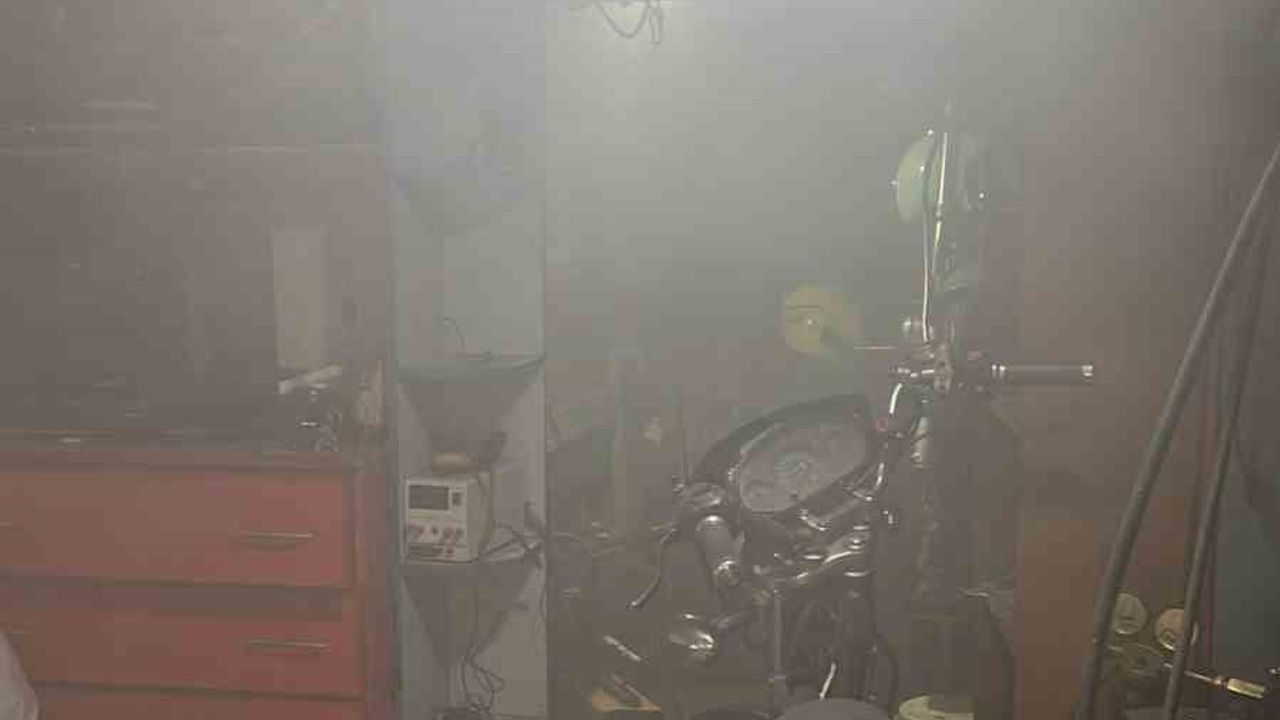 Bursa'da motosiklet tamirhanesinde jeneratör yangını kontrol altına alındı