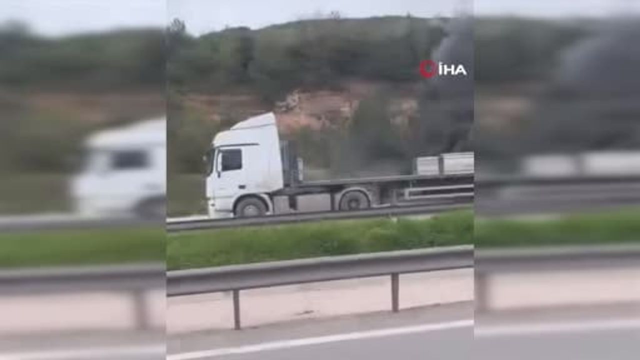 Bursa'da seyir halindeki kamyon alev aldı; itfaiye yangını kontrol altına aldı