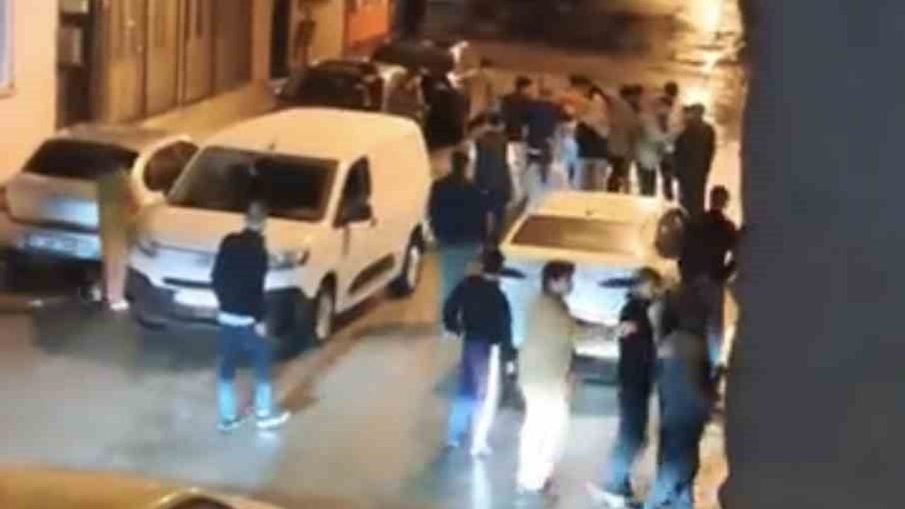 Bursa'da Ulus Mahallesi'nde Sokak Kavgası: Polis Müdahalesiyle Kontrol Sağlandı