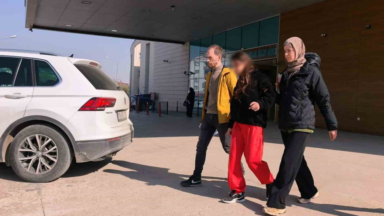 Bursa İnegöl'de Genç Kızlar Arasında Bıçaklı Kavga: 1 Tutuklama