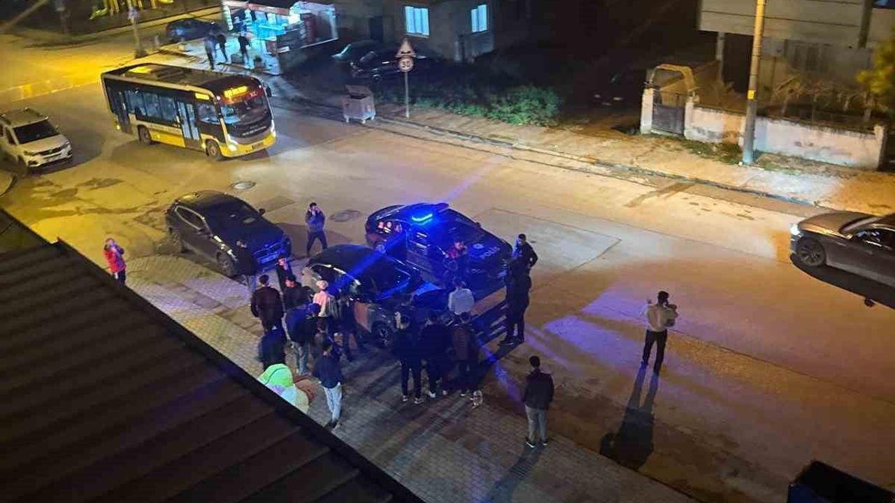 Bursa İnegöl'de İki Grup Arasında Kavga: 3 Kişi Sopalarla Yaralandı