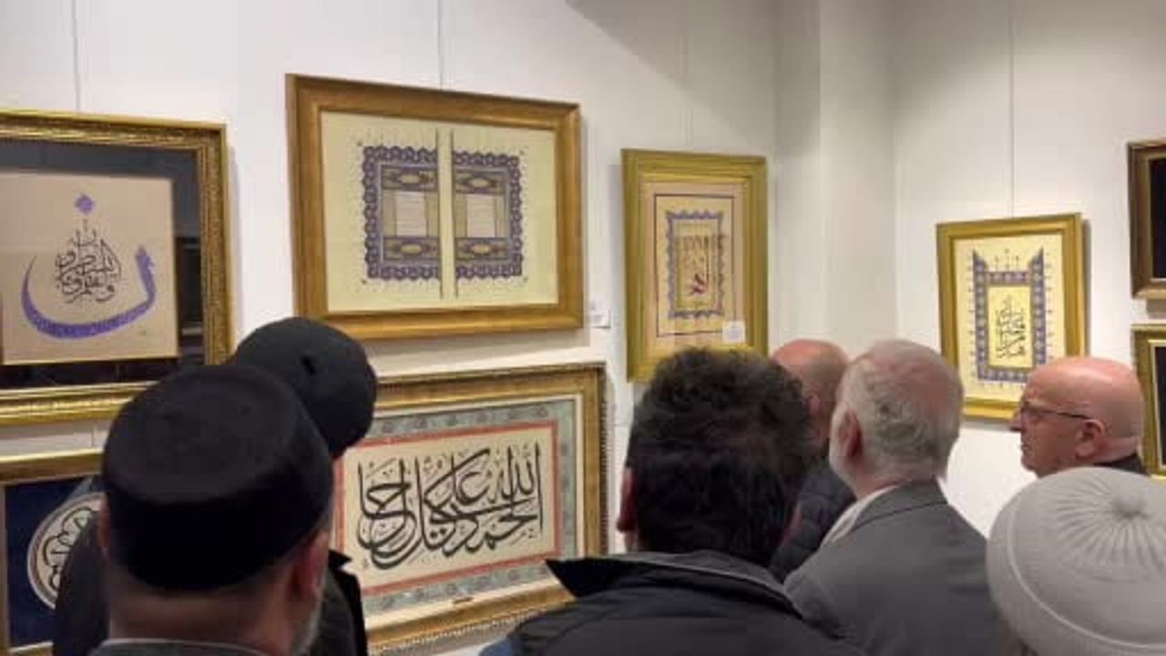 Bursa'nın 700. yılına özel 'Bursa'nın Kalem Güzelleri' hat sergisi yoğun ilgi gördü