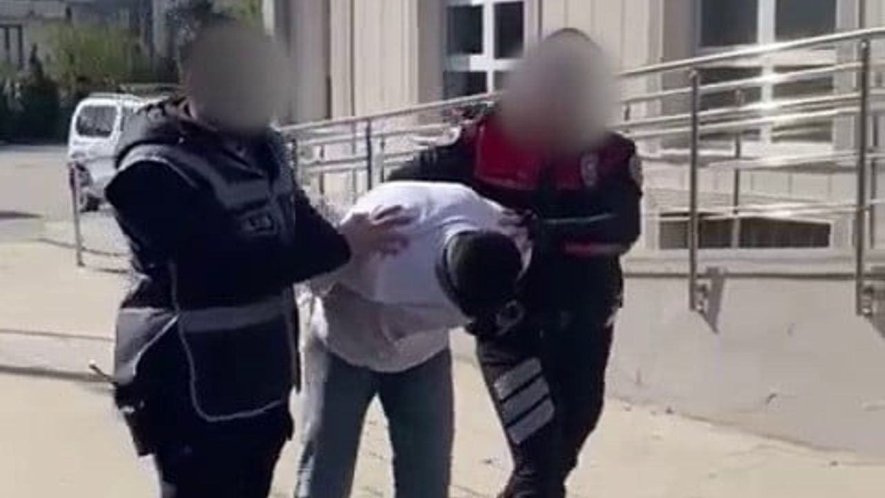 Bursa Osmangazi'de hakkında kesinleşmiş hapis cezası bulunan şahıs uyuşturucu ve silahla yakalandı