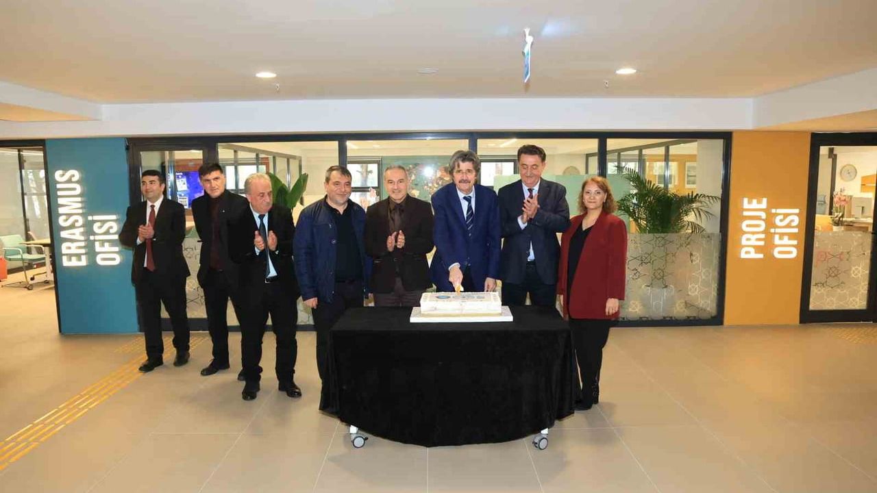Bursa Uludağ Üniversitesi'nde Erasmus ve Proje Ofisleri Rektörlük Binasında Hizmete Açıldı
