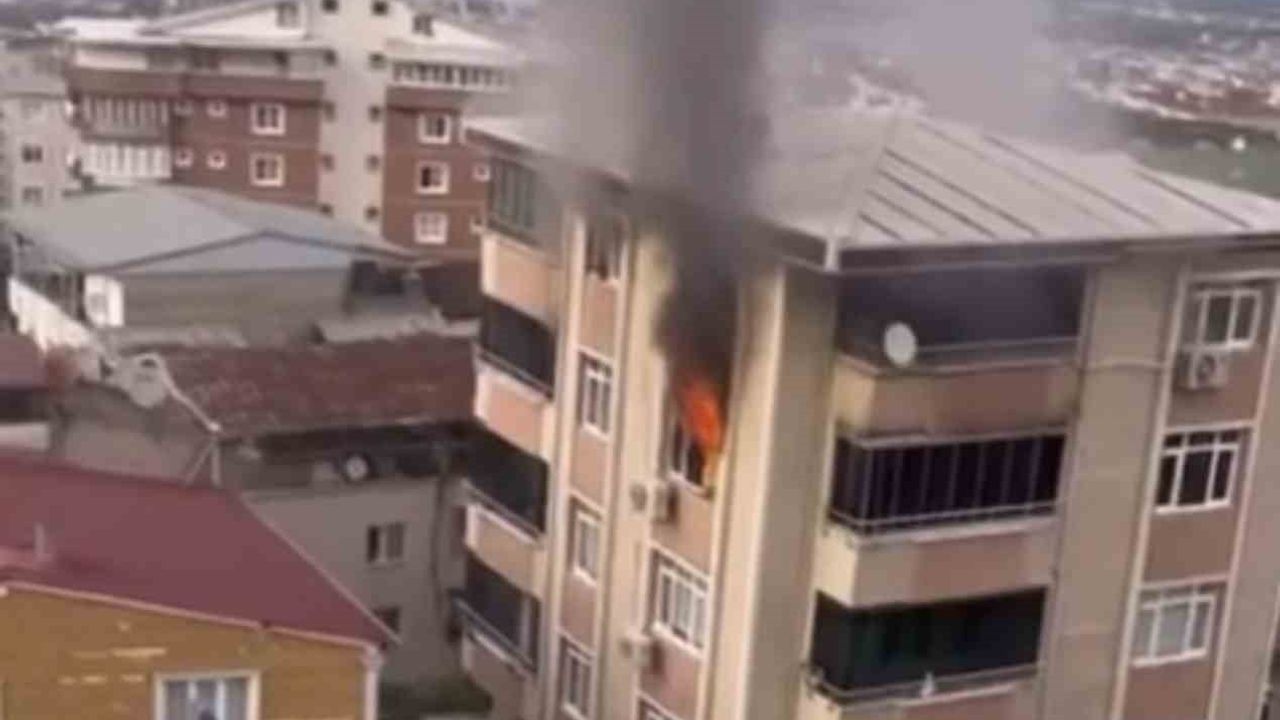 Bursa Yıldırım'da Apartman Dairesinde Yangın: İtfaiye Müdahalesiyle Söndürüldü