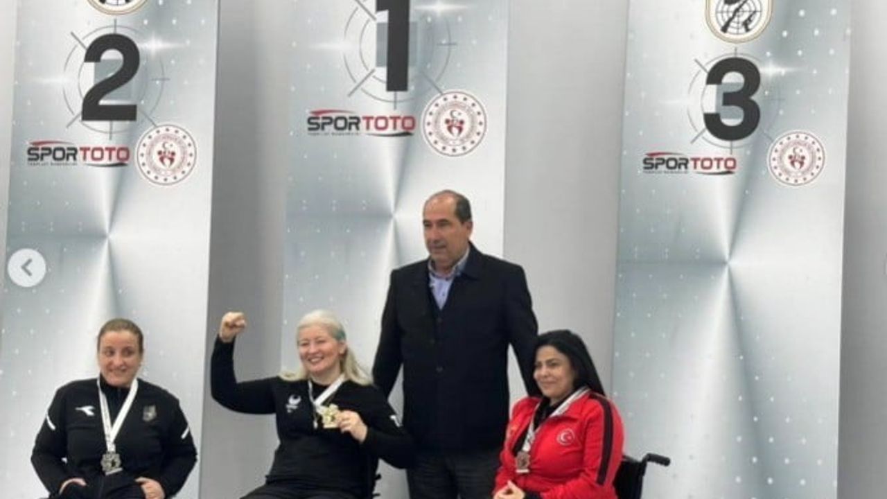 Bursalı Paralimpik Atıcı Aysel Özgan, Federasyon Kupası'nda Türkiye Birincisi Oldu
