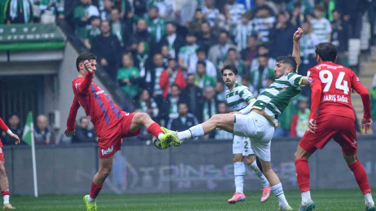 Bursaspor, 2. Lig Kırmızı Grup 31. haftasında Mardin 1969 Spor'u 2-0 mağlup etti