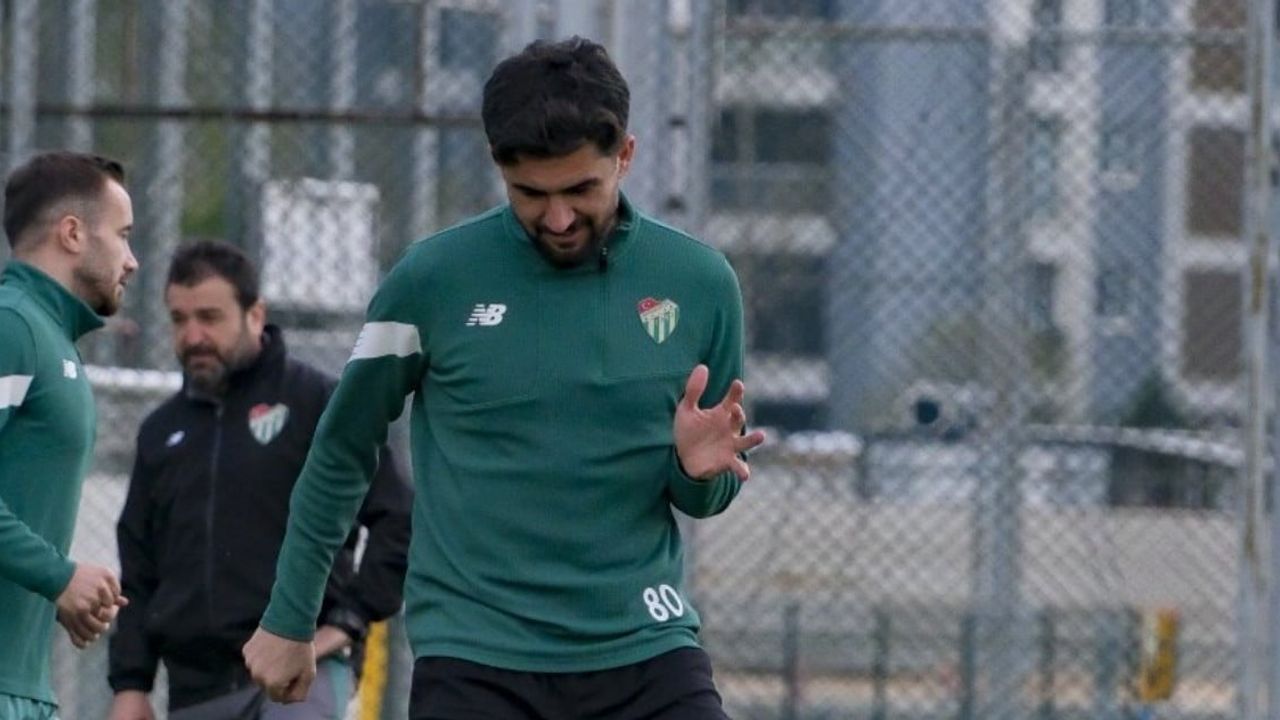 Bursaspor, 32. haftada Ankara Demirspor maçı için Özlüce İbrahim Yazıcı Tesisleri'nde hazırlıklara başladı
