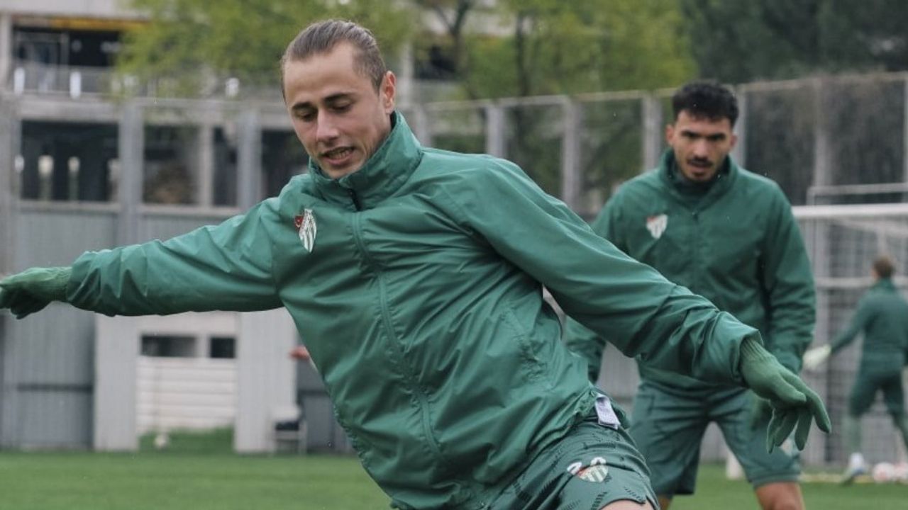 Bursaspor, Ankara Demirspor maçı için Özlüce'de tempoyu artırdı