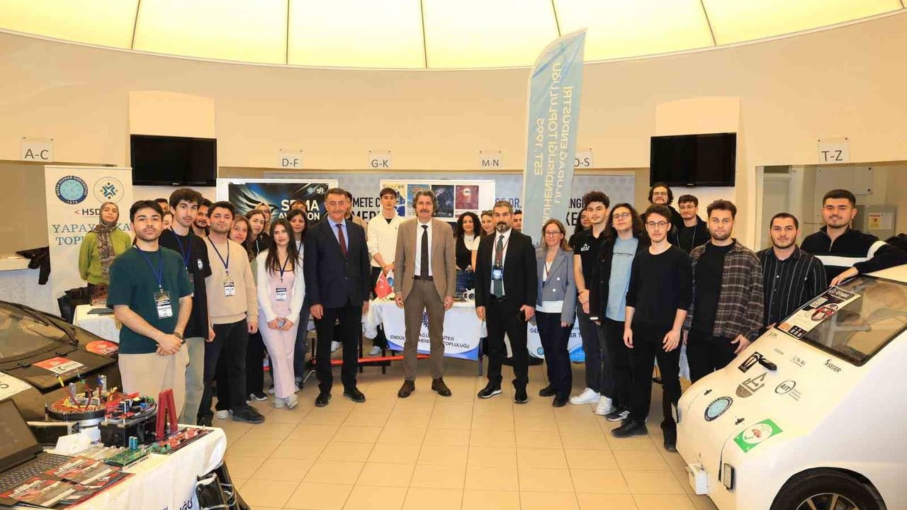 BUÜ DİJİMER Teknoloji Fuarı'nda Firmalar ve Öğrenciler Buluştu
