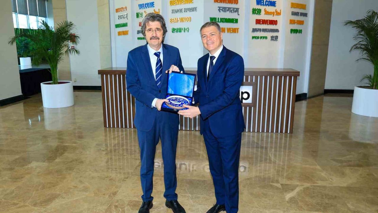 BUÜ yönetimi Oyak‑Renault’u ziyaret etti: Ar‑Ge, staj ve mezun istihdamı odakta