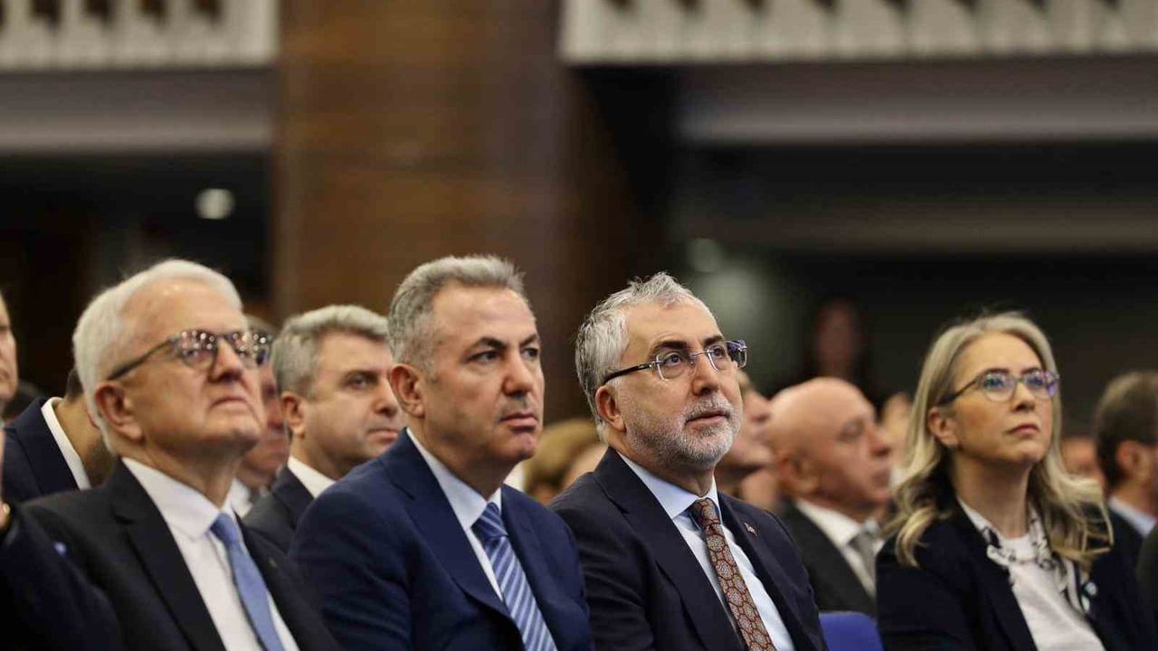 Çalışma Hayatı İstişare Toplantısı İzmir Ticaret Odası'nda yapıldı