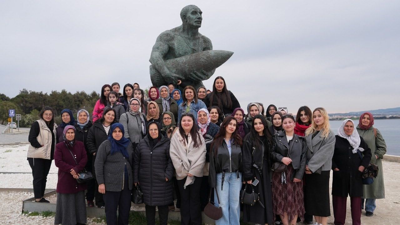 Çallı kadınlar Denizli Büyükşehir ile Çanakkale’de milli mücadele izlerini yerinde gördü
