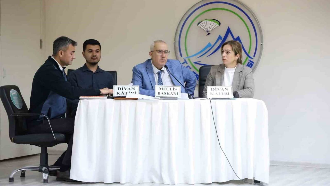 Çameli Belediye Meclisi, köyden dönüşen mahalleleri kırsal mahalle statüsünde bırakma kararı aldı