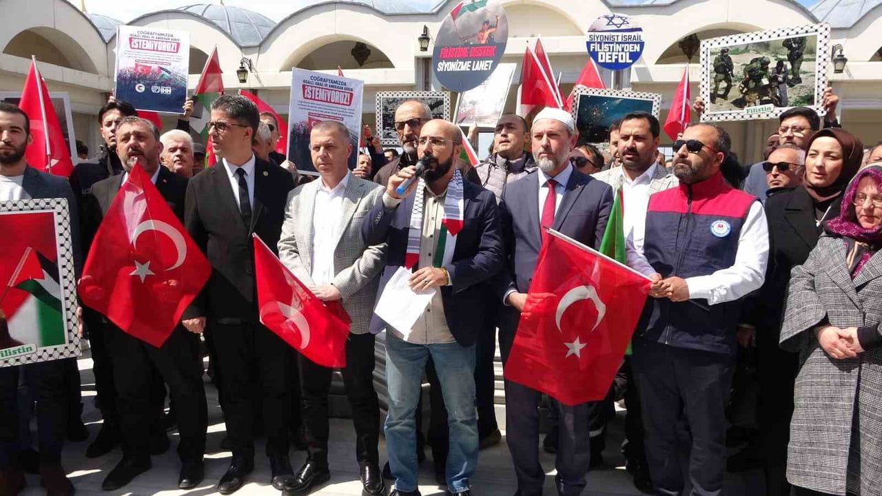 Çanakkale'de İsrail'in Filistinli esirlere idam öngören yasa tasarısı protesto edildi