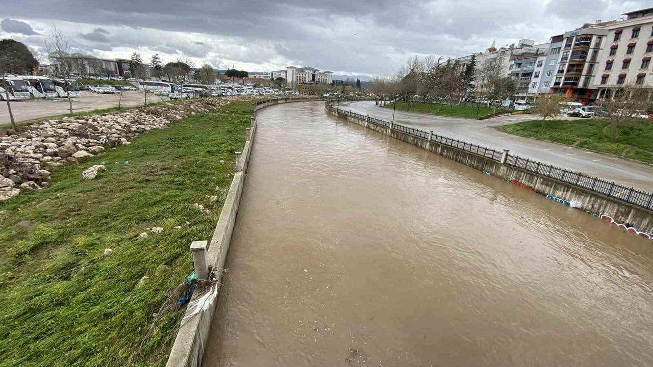 Çanakkale’de Kocabaş Çayı normale döndü