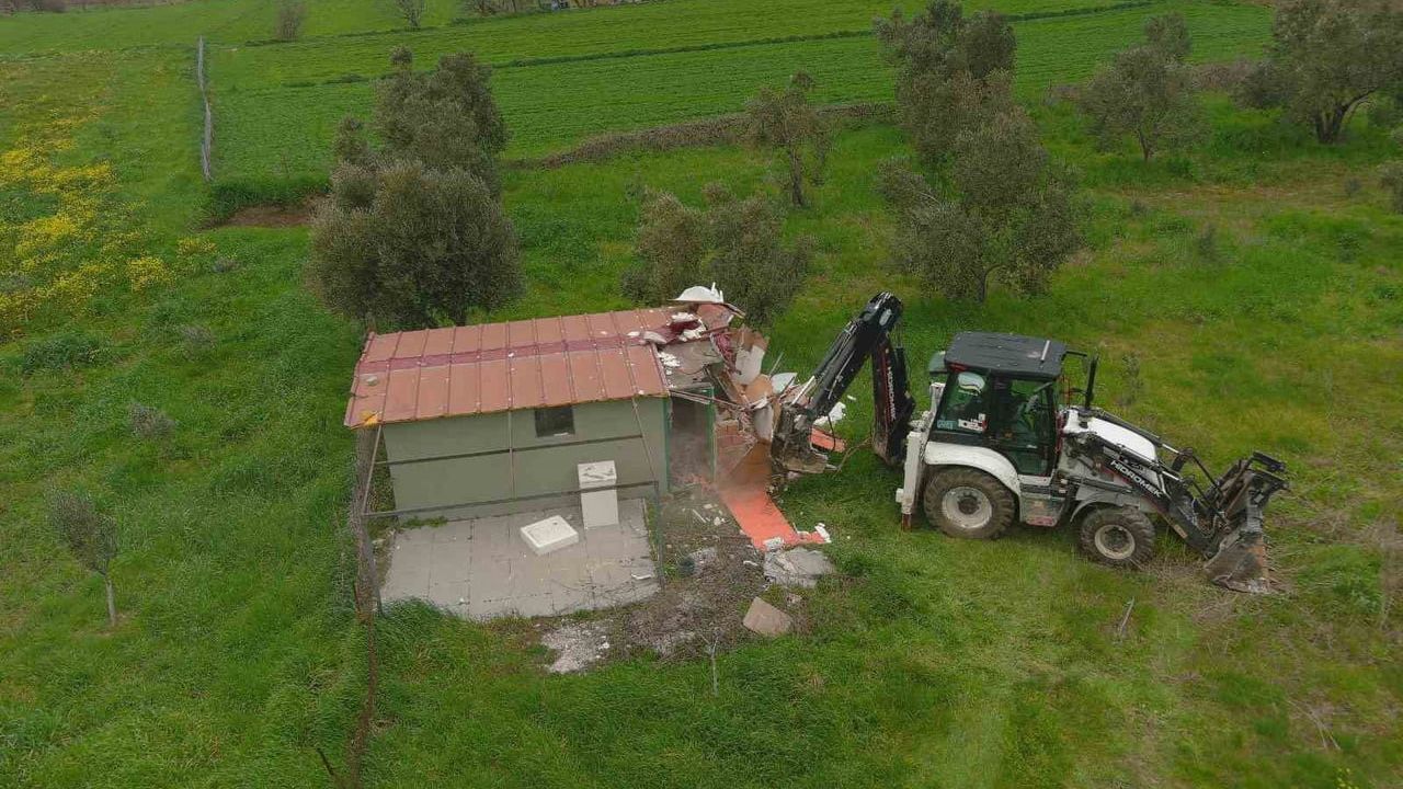 Çanakkale'de Mart Ayında 21 Kaçak Yapı Yıkıldı
