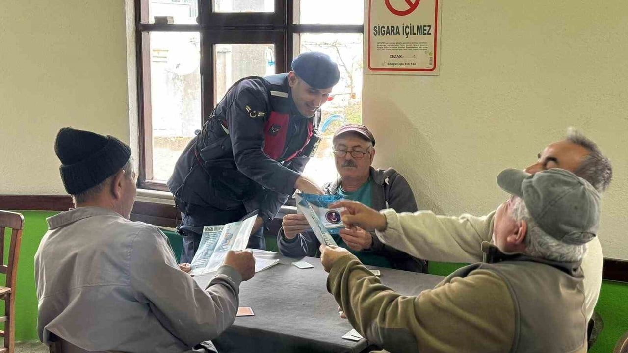 Çanakkale Jandarması, Köylerde Dolandırıcılık ve Hırsızlığa Karşı Bilgilendirme Yaptı