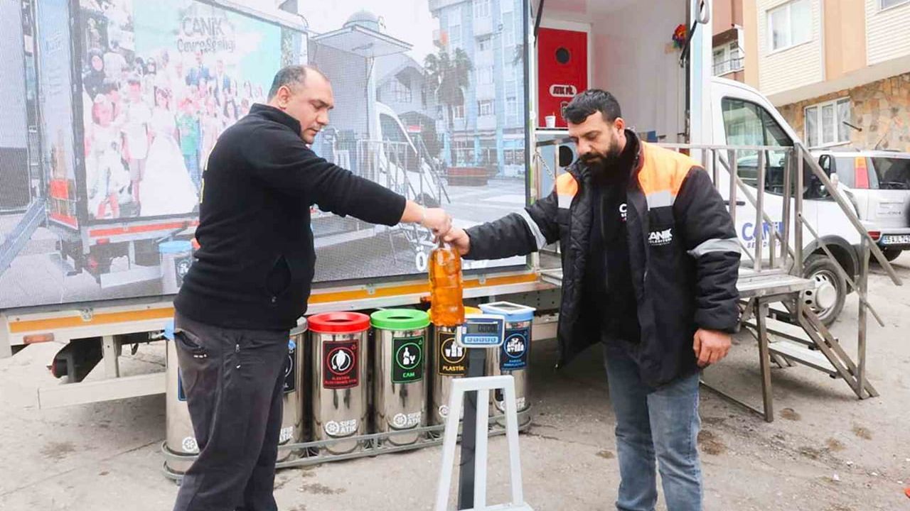 Canik'te Mobil Sıfır Atık uygulaması: Atığı getirenlere anında nakit iade ve hediye paket