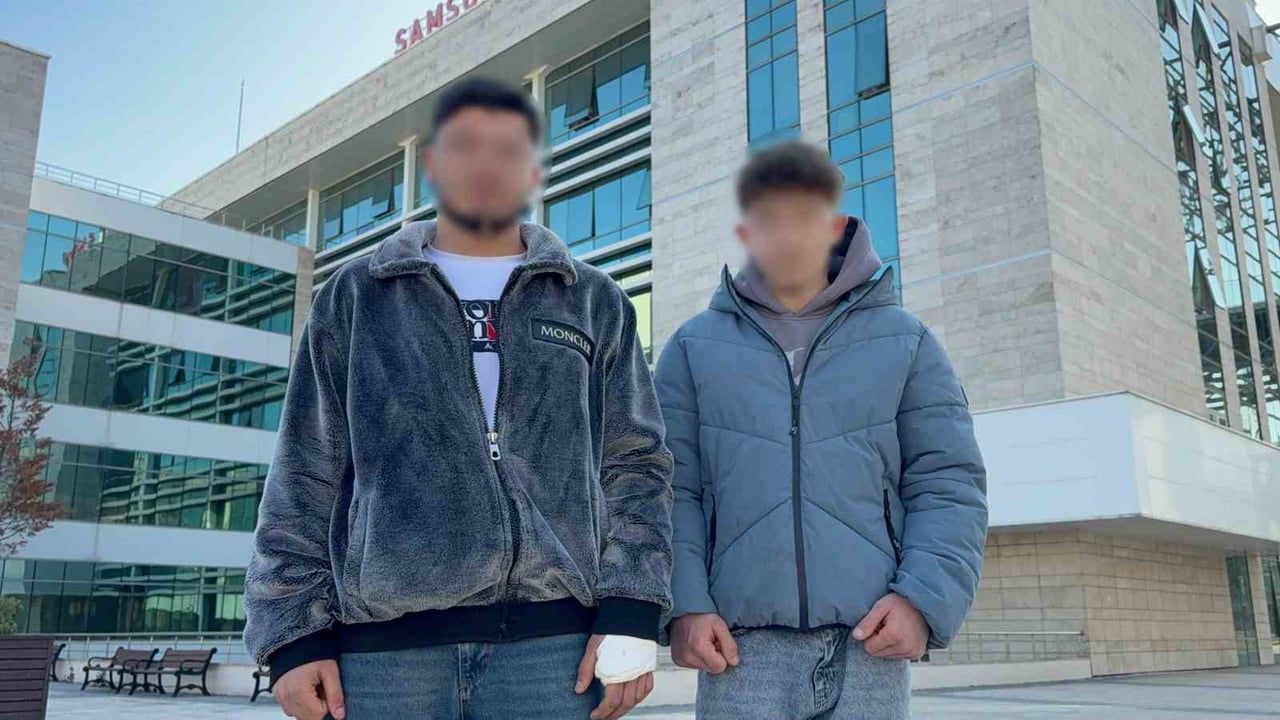 Canik'te otomobil geri dönüp motosiklete çarptı: 16 yaşındaki sürücü yaralandı