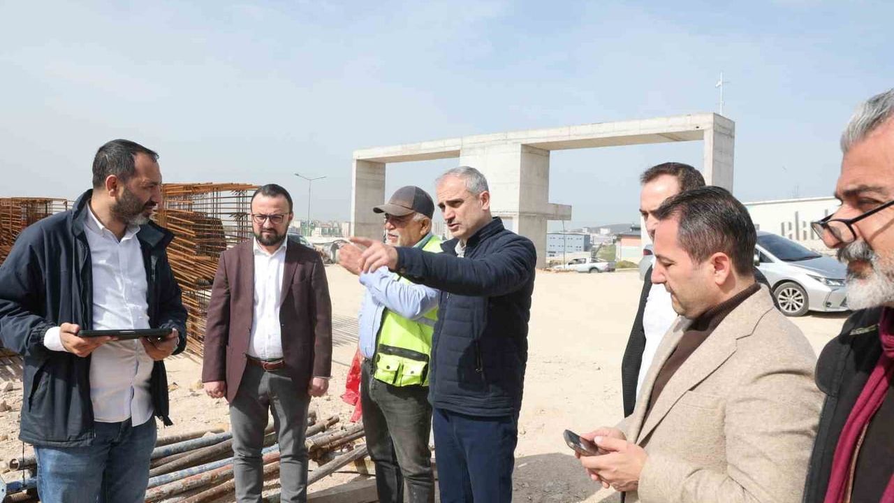 Çayırova'da 200 yataklı devlet hastanesi ve meslek lisesi inşaatları hızla ilerliyor