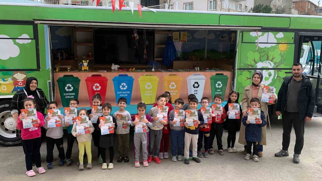 Çayırova’da anaokulu öğrencilerine gezici araçla sıfır atık eğitimi
