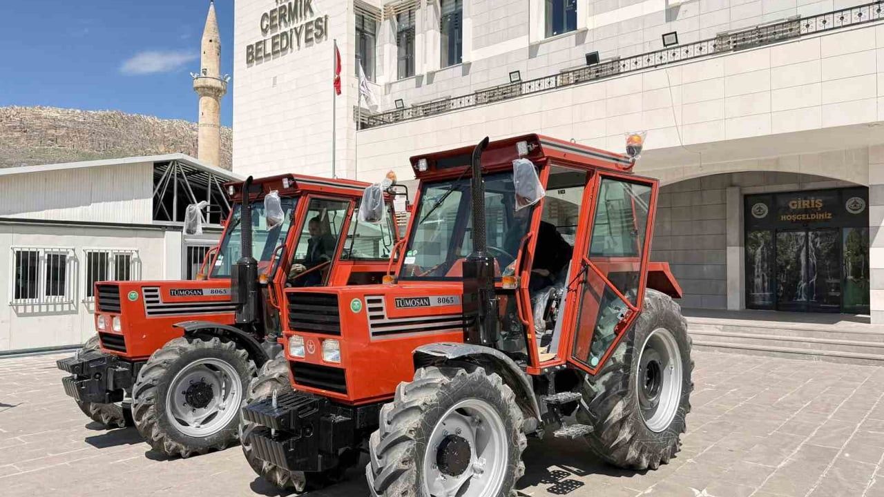 Çermik Belediyesi araç filosunu 2 traktörle güçlendirdi