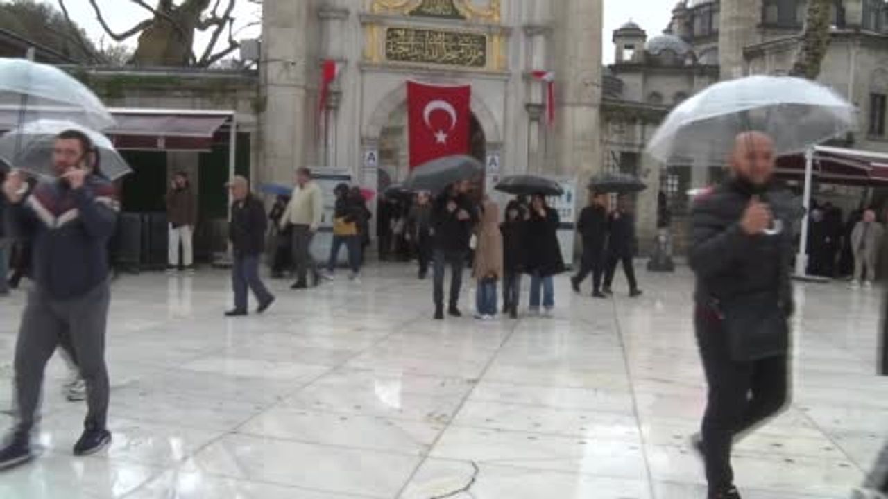 CHP'nin 2015 LGBT istihdam teklifi sosyal medyada yeniden tartışma yarattı