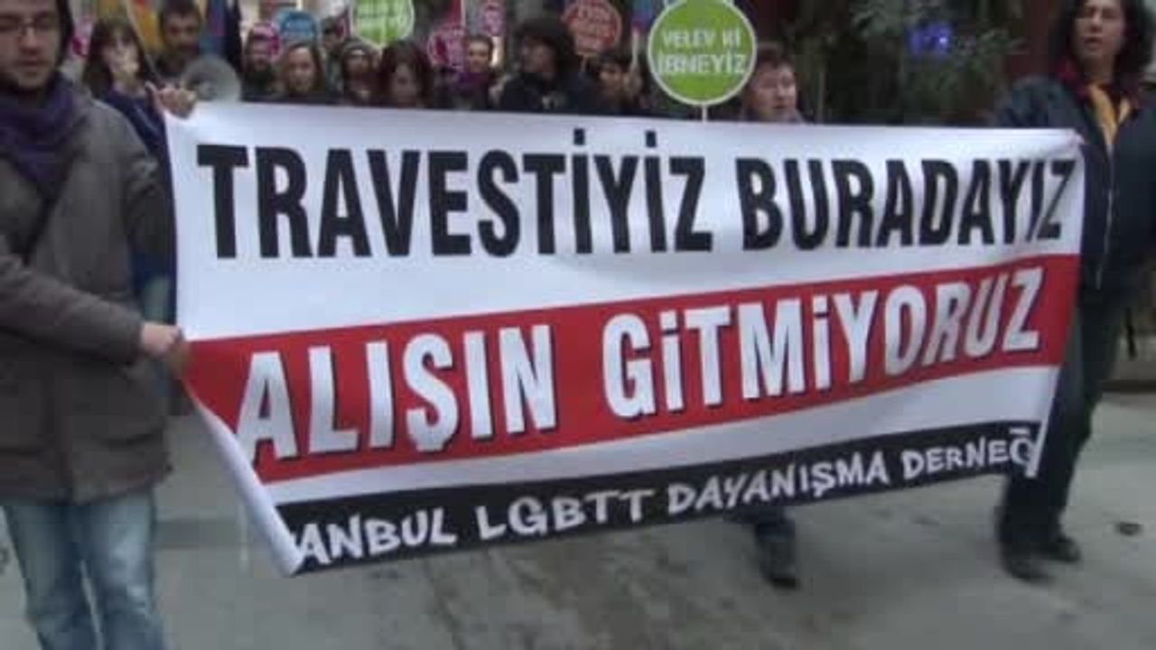 CHP'nin 2015 tarihli LGBT hakları kanun teklifi sosyal medyada gündem oldu