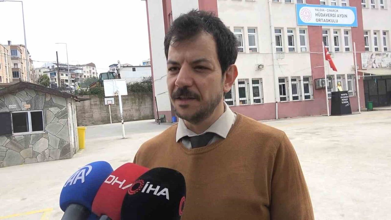 Çınarcık'ta okul müdürü Heimlich manevrasıyla nefesi tıkanan 5. sınıf öğrencisini kurtardı