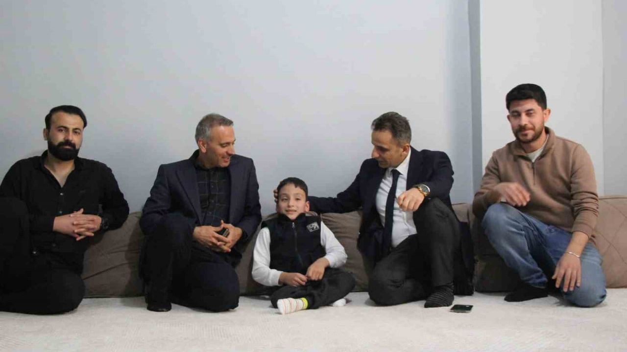 Cizre’de özel öğrenciler evde eğitimle öğrenimlerini sürdürüyor