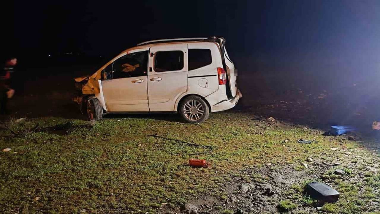 Cizre-İdil yolunda şarampole yuvarlanan hafif ticari araç: 1 ölü, 1 ağır yaralı