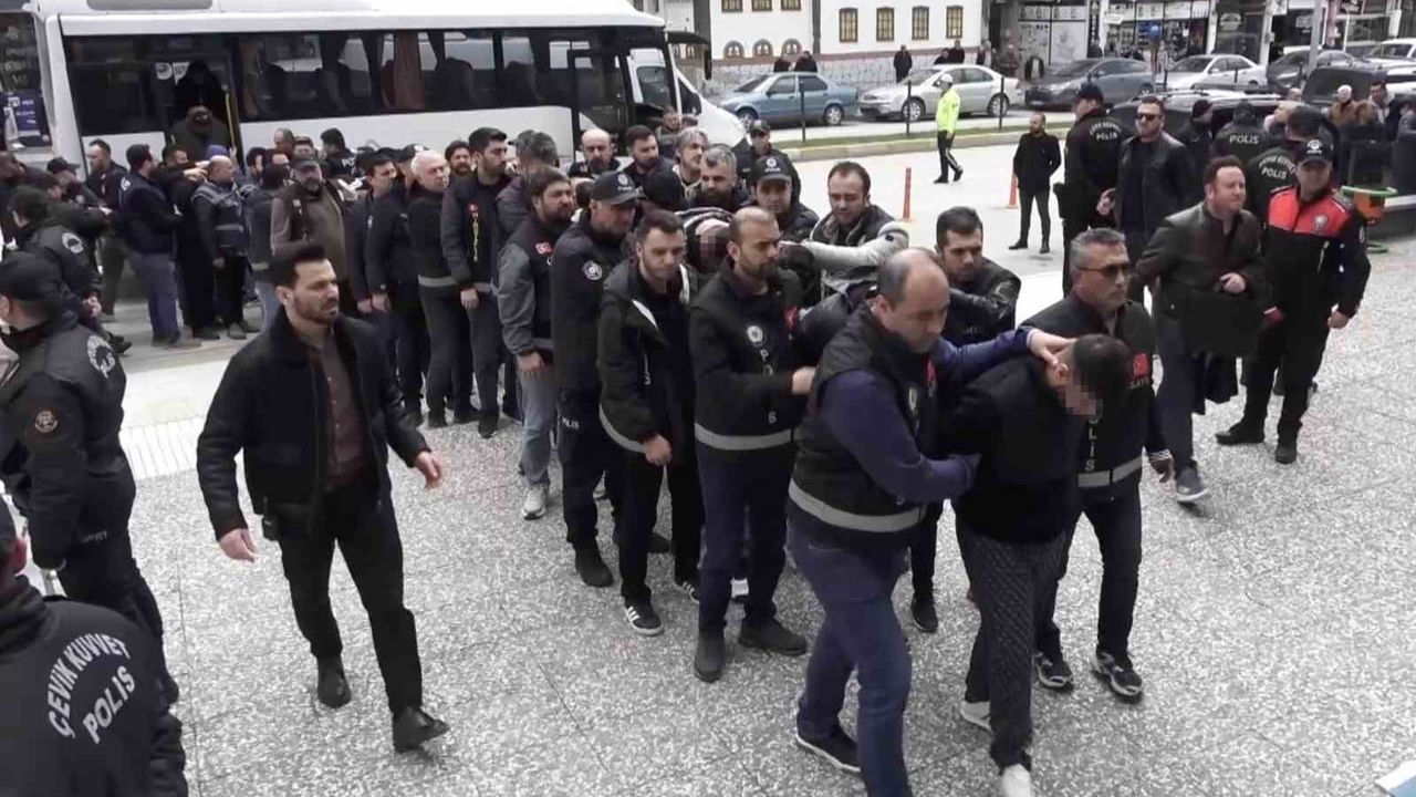 Çorum merkezli sahte ilan şebekesi çökertildi: 21 tutuklama, 43 milyon TL’lik dolandırıcılık engellendi