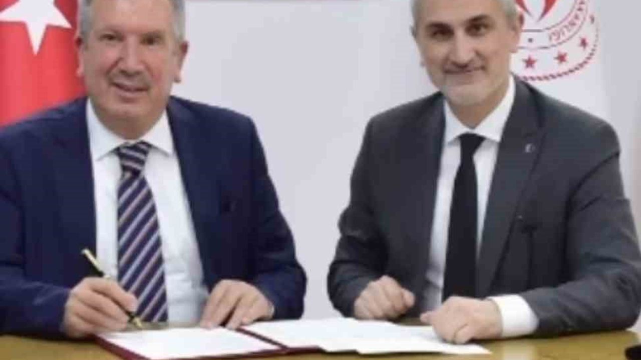 Çüngüş’e yarı olimpik kapalı yüzme havuzu için protokol imzalandı