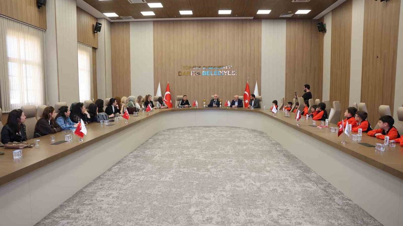 Darıca Belediyesi Halk Oyunları Ekibi Kocaeli İl Şampiyonasında İki Kategoride Birinci Oldu