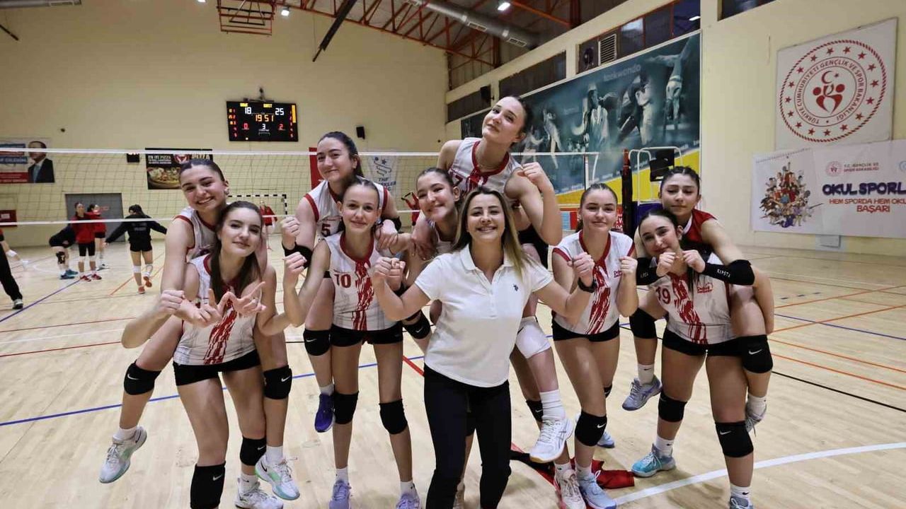 Değerli Zamanlar Spor Kulübü (Salihli) Manisa Yıldız Kızlar İl Şampiyonu